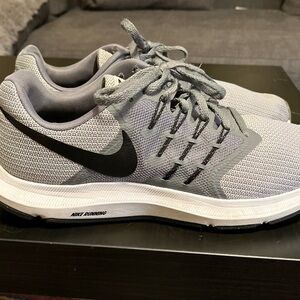 Nike Men's Black and Gray Athletic Shoes size 10